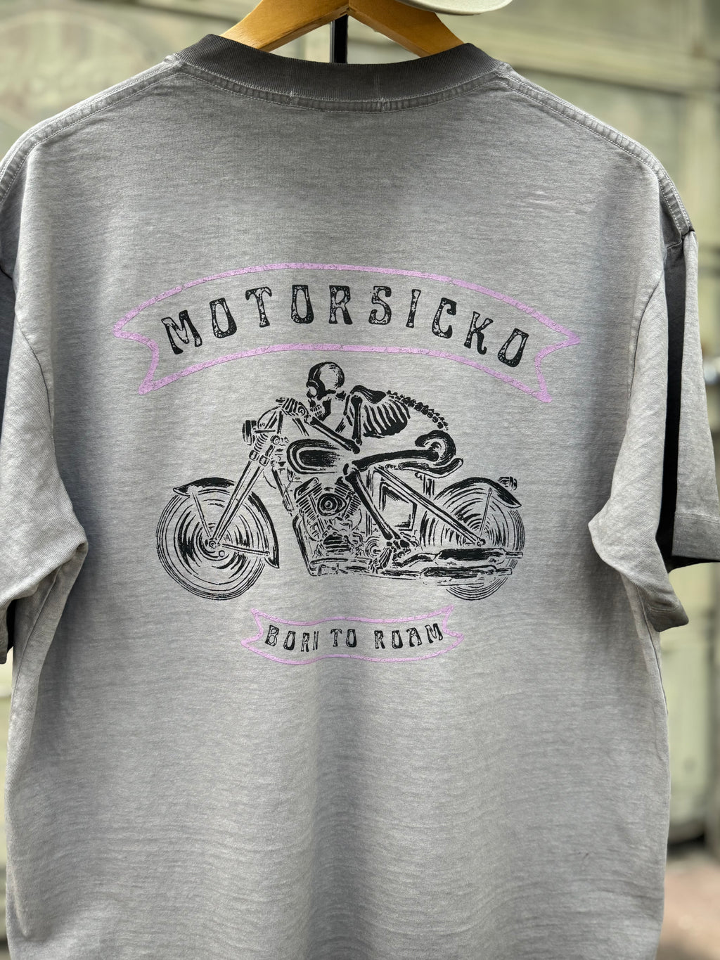 Born To Roam Tee - Vintage Gray